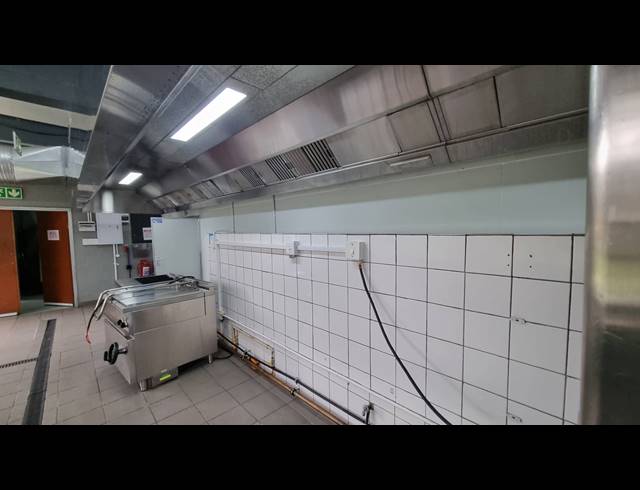 225M² FACTORY TO LET IN SALT RIVER